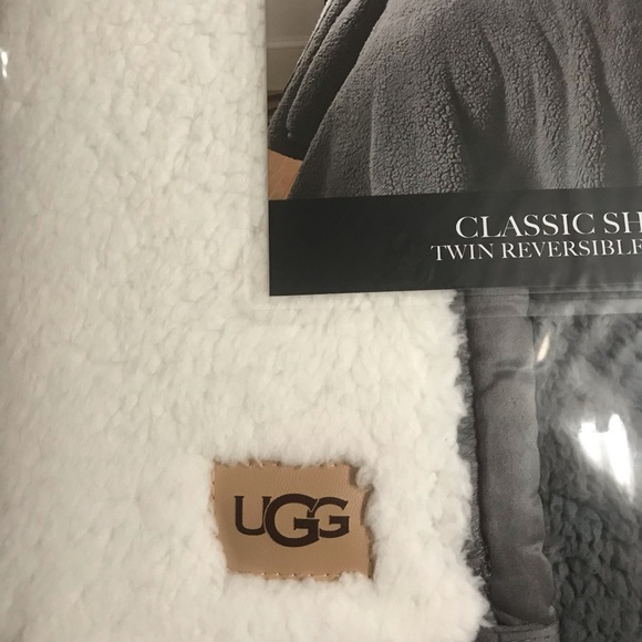 UGG Bedding Ugg Classic Sherpa Twin Reversible Blanket Poshmark